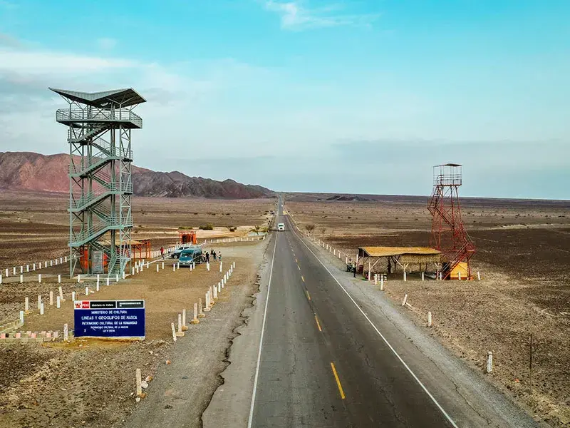 Mirador de las Líneas de Nazca durante el Tour Paracas Ica Nazca 2 días por Fiestas Patrias